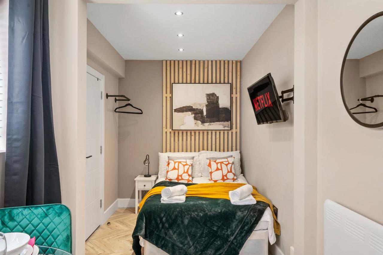 Cosy Heathrow Studios - Parking - Garden Лондон Екстериор снимка