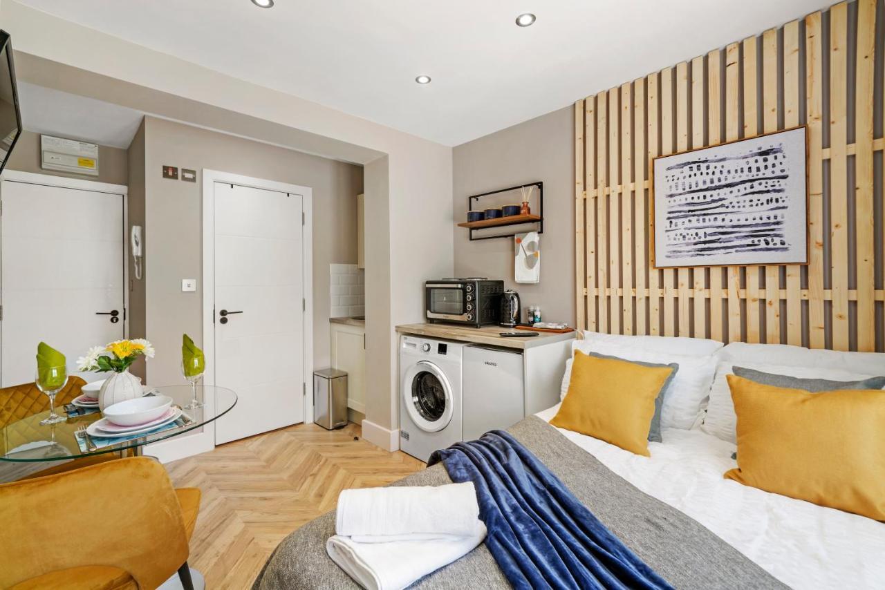 Cosy Heathrow Studios - Parking - Garden Лондон Екстериор снимка