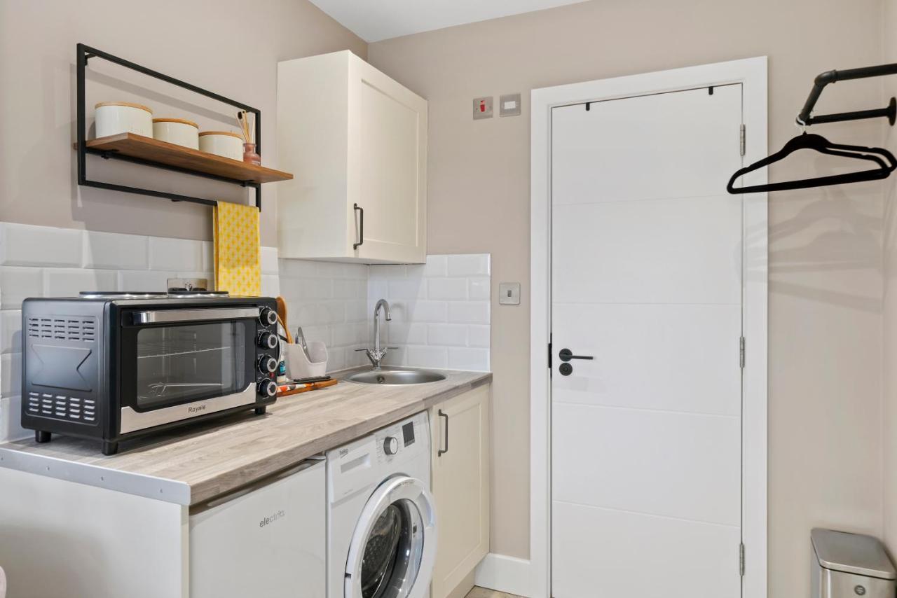 Cosy Heathrow Studios - Parking - Garden Лондон Екстериор снимка